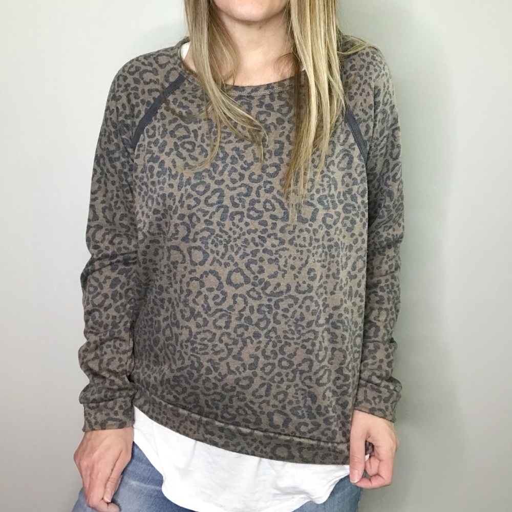 PJ Salvage Cozy Casual blue and brown leopard print lounge top sz Medium